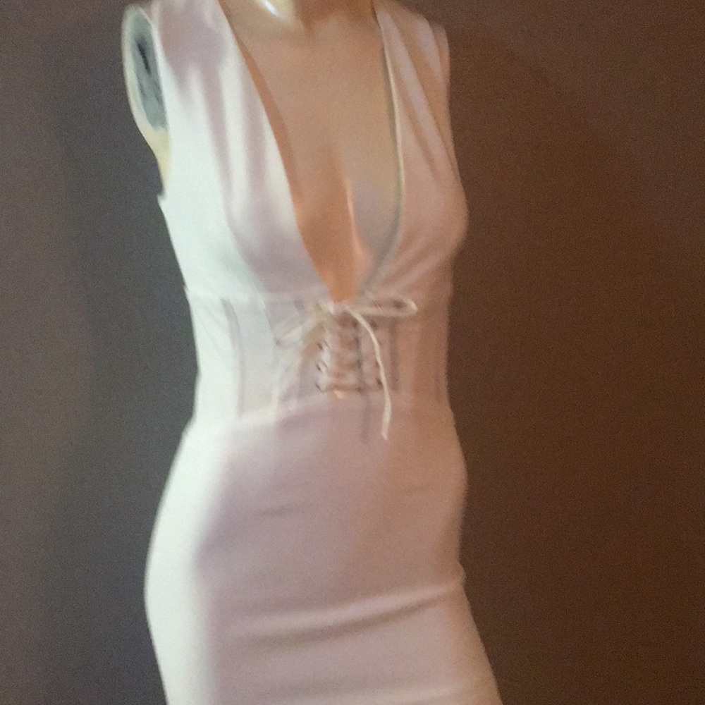 Dress - Picture 2 of 4